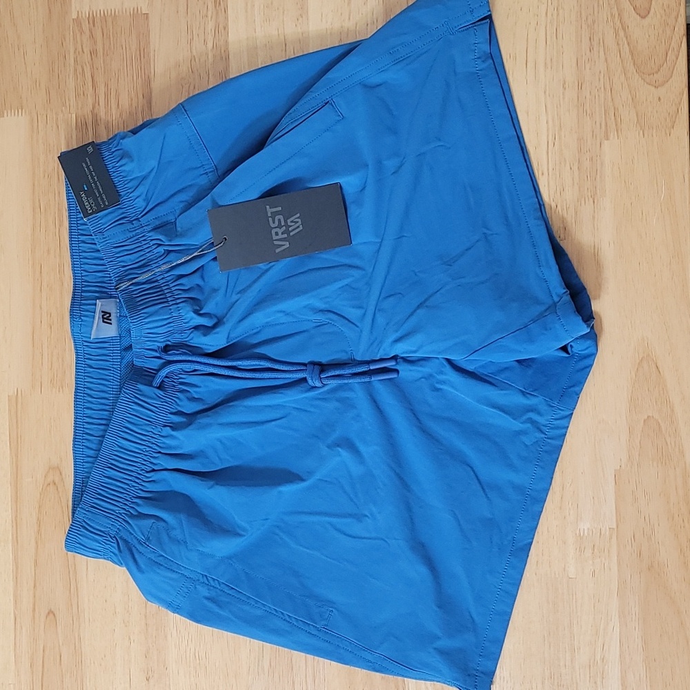 NWT Men's Small VRST UV 50 Protection Blue Tide 5" Everyday Shorts Zip Pocket